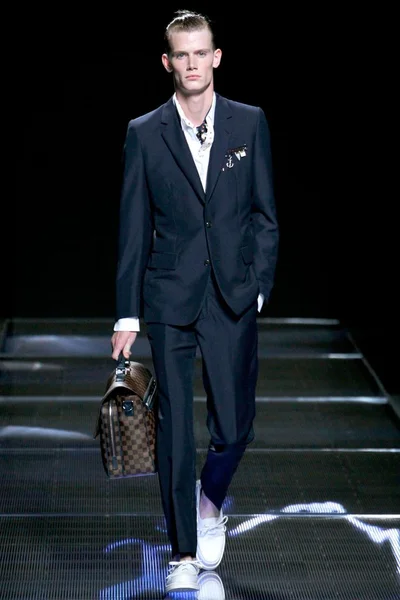 Look 2
